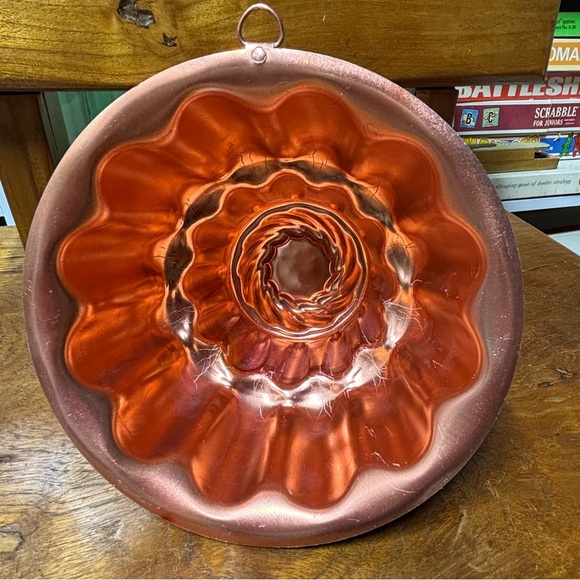 Vintage 3 tier copper tone jello mold with 6 cup capacity - Picture 5 of 6